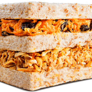 Sanduíche Ricota com Cenoura e Passas